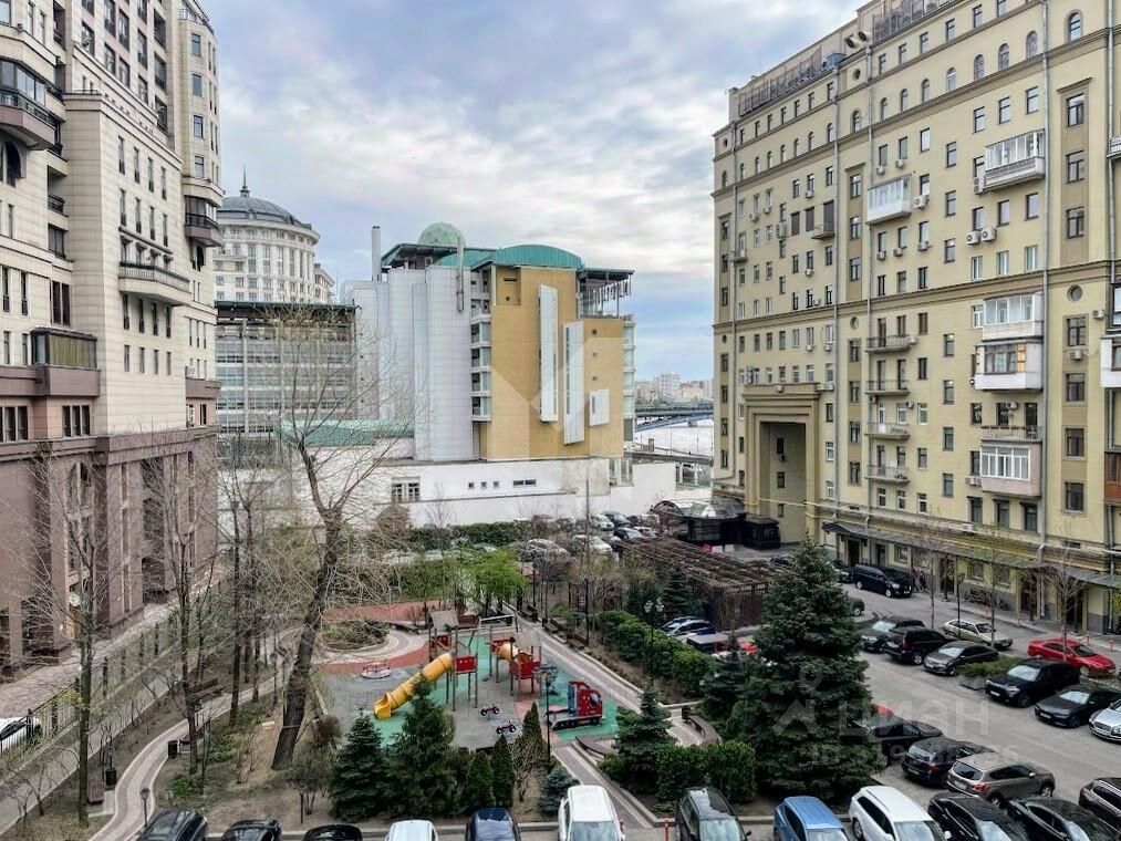 Продажа 4-комн квартиры на вторичном рынке улица Новый Арбат, 31/12