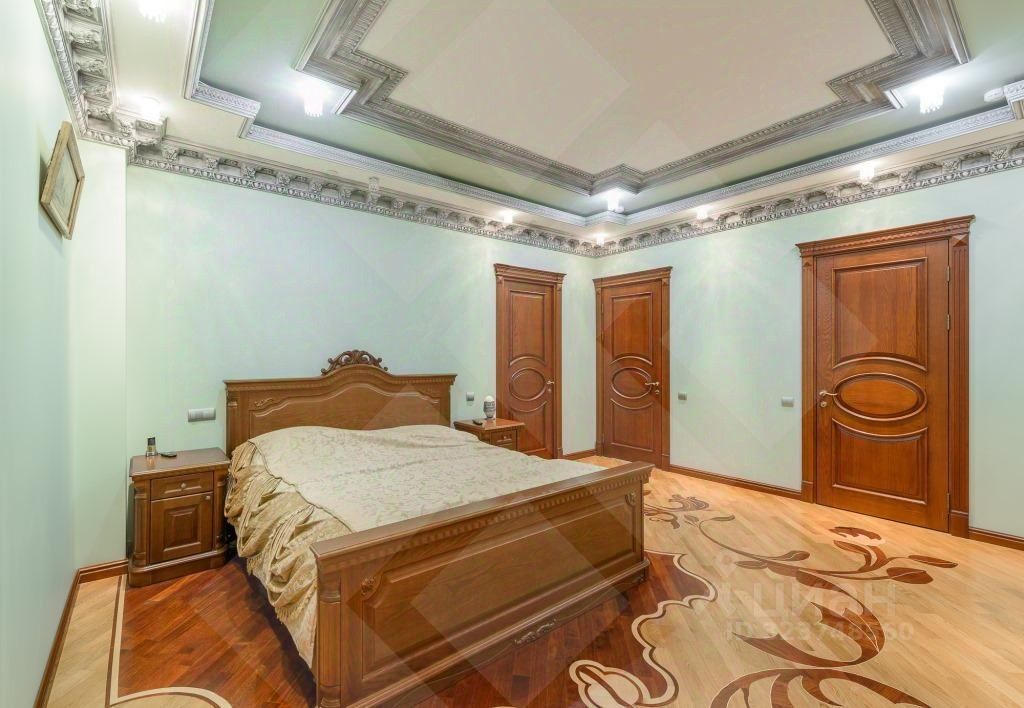 Продажа 4-комн квартиры на вторичном рынке Ленинский проспект, 111к1