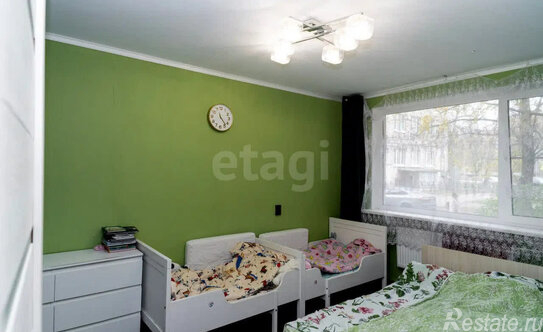 Продажа 2-комн квартиры на вторичном рынке улица Маршала Захарова,  д. 33 к1