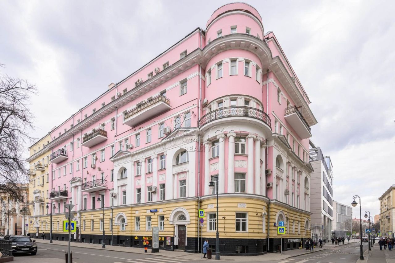 Продажа 4-комн квартиры на вторичном рынке Малая Бронная улица, 31/13