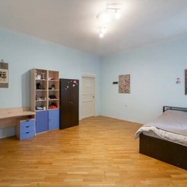 Продажа 4-комн квартиры на вторичном рынке улица Правды,  д. 22