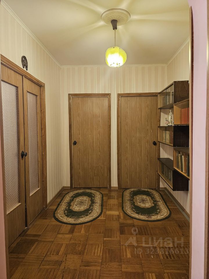 Аренда 3-комн квартиры на вторичном рынке улица Исаковского,  д. 4К2