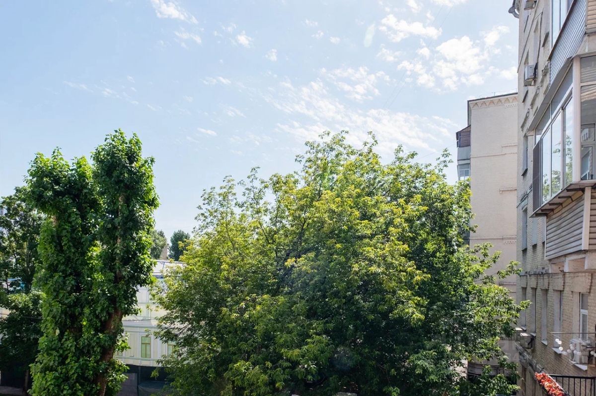 Продажа 4-комн квартиры на вторичном рынке Казарменный переулок, 8С1