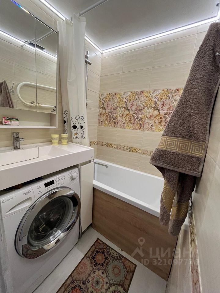 Продажа 3-комн квартиры на вторичном рынке улица Народного Ополчения, 23К1