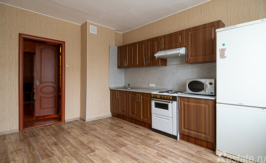 Продажа 2-комн квартиры на вторичном рынке улица Десантников,  д. 22