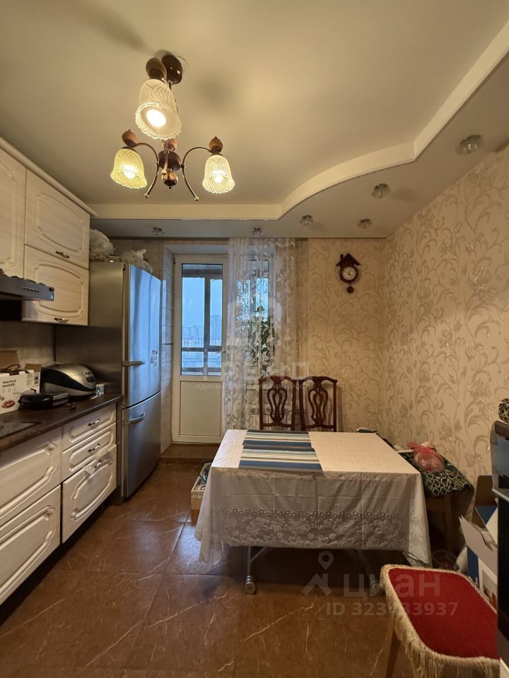 Продажа 2-комн квартиры на вторичном рынке Мебельная улица, 47к1