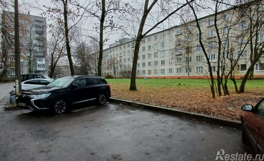 Продажа 2-комн квартиры на вторичном рынке ул Шелгунова,  д. 33