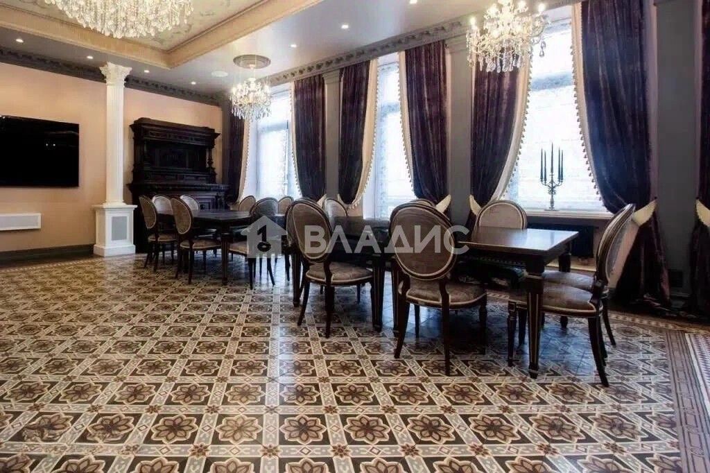 Продажа 5-комн квартиры на вторичном рынке проезд Аэропорта, 8С10