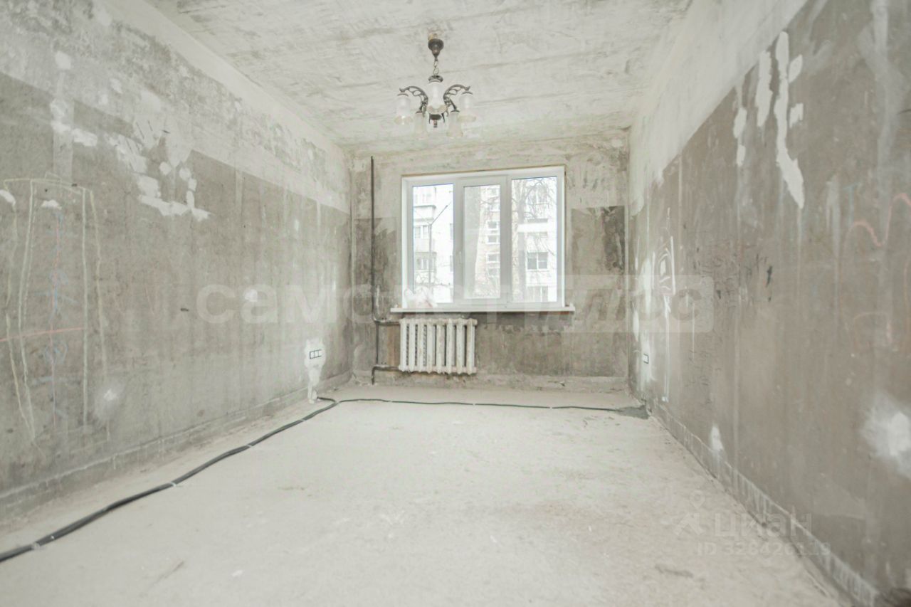 Продажа 3-комн квартиры на вторичном рынке пос. Молодежный, 12