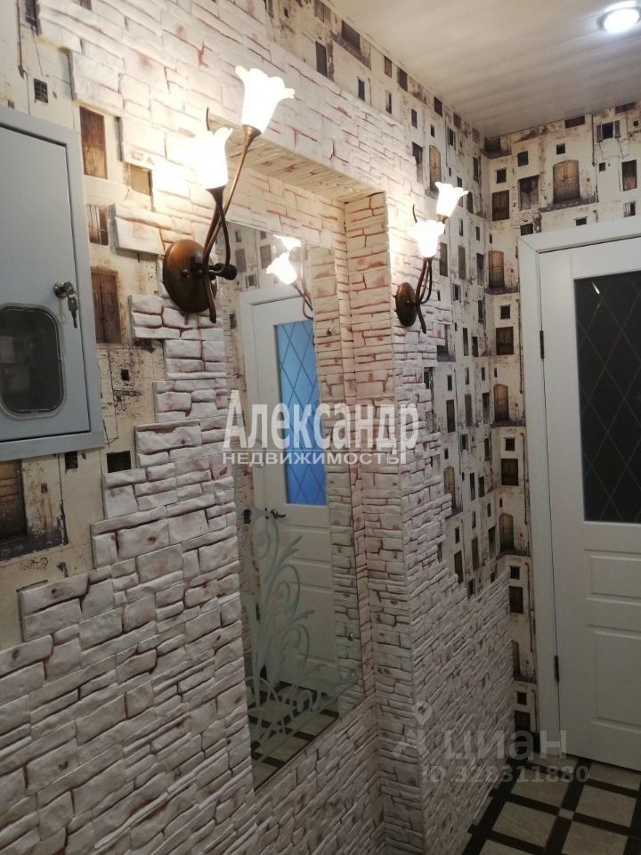 Продажа 2-комн квартиры на вторичном рынке Волхов, Волгоградская улица, 11
