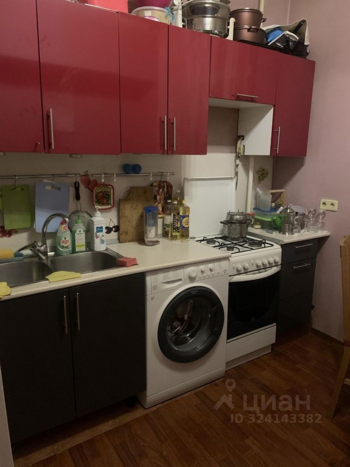 Продажа 3-комн квартиры на вторичном рынке Кутузовский проспект, 10