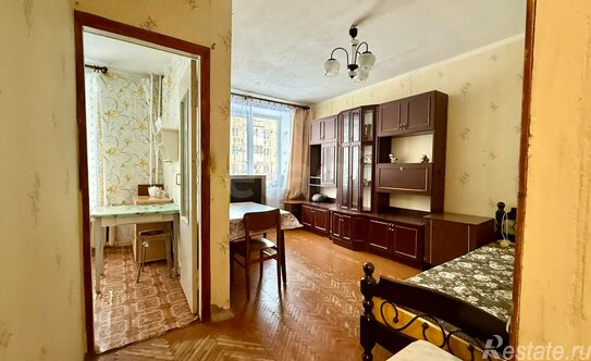 Продажа 2-комн квартиры на вторичном рынке Кириши г, Романтиков ул,  д. 7