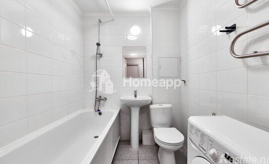 Продажа 1-комн квартиры на вторичном рынке улица Михайлова,  д. 30А к1