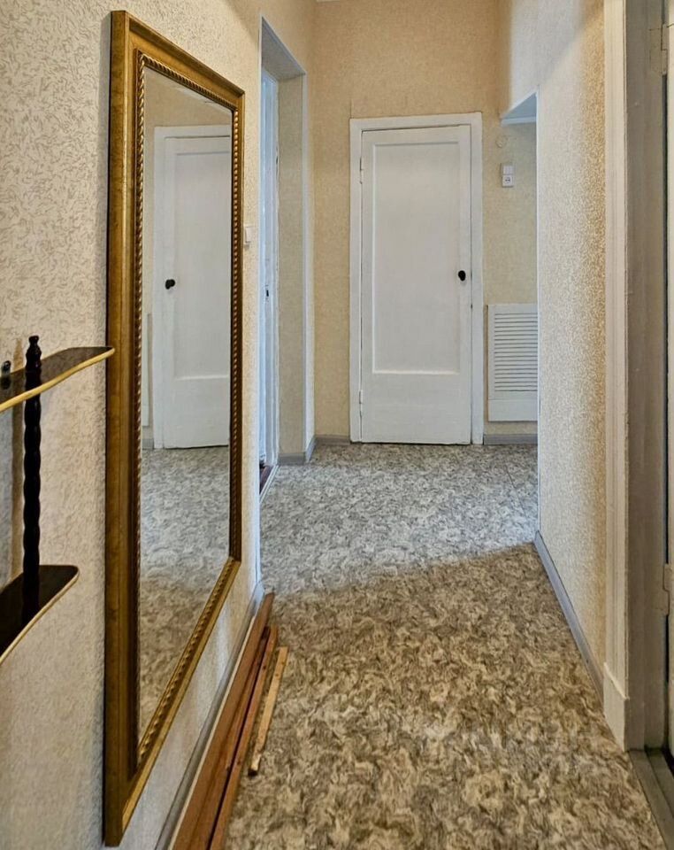 Продажа 2-комн квартиры на вторичном рынке Алтайская улица, 18