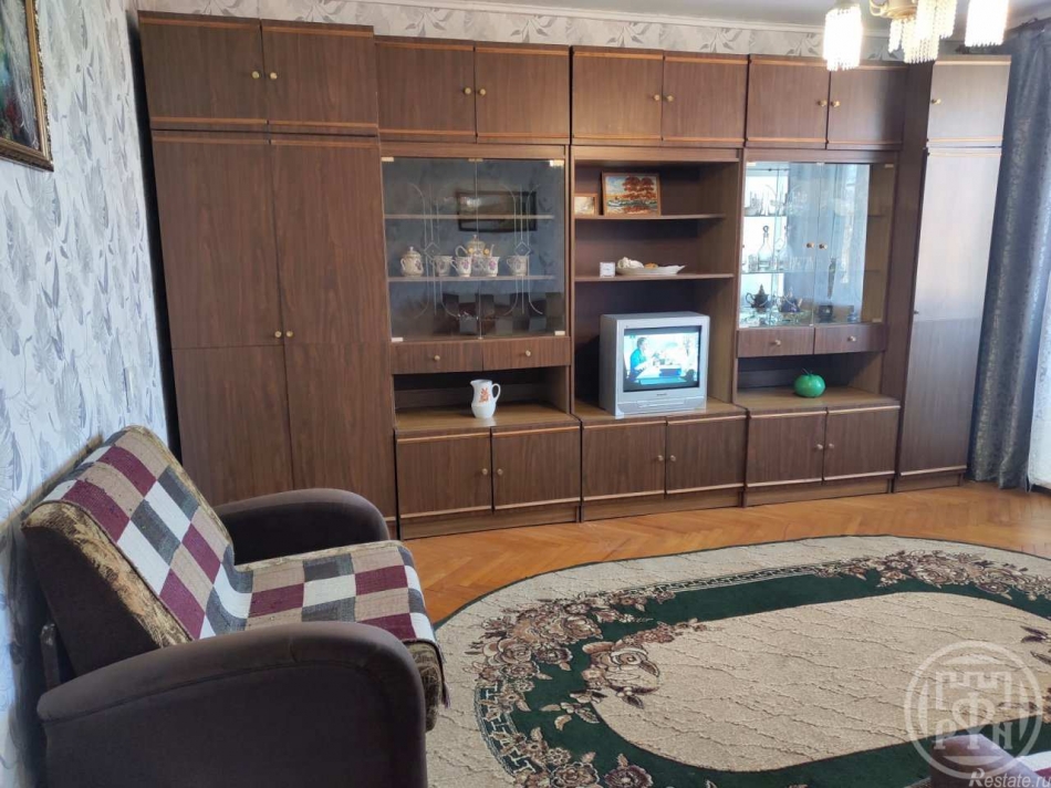 Аренда 2-комн квартиры на вторичном рынке Петергоф г., Петергоф г.,  д. 11