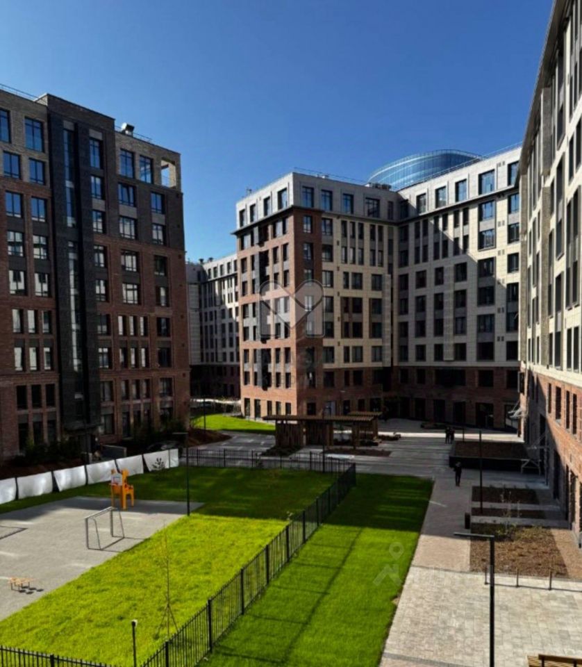 Продажа 1-комн квартиры на вторичном рынке Малоохтинский проспект, 68