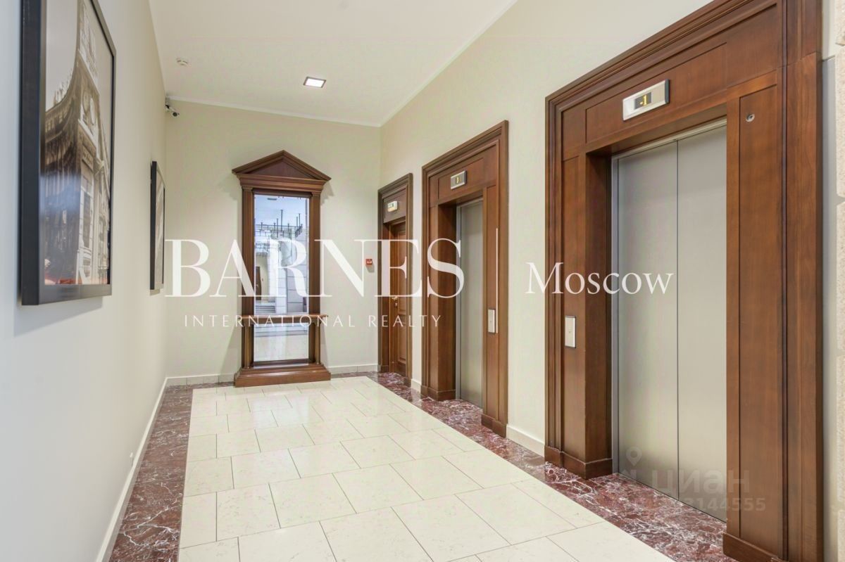 Продажа 5-комн квартиры на вторичном рынке Большой Левшинский переулок, 11
