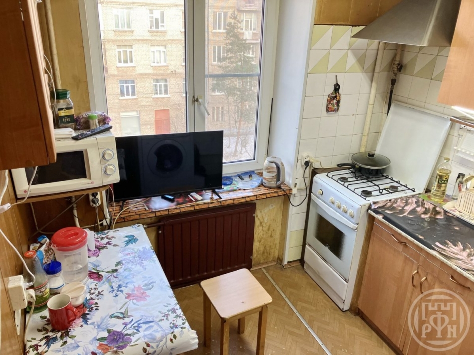 Продажа 3-комн квартиры на вторичном рынке Васи Алексеева ул. ,  д. 15