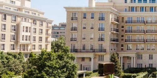 4-комн квартира улица Ефремова, 19к2