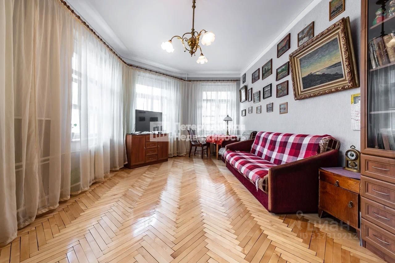 Продажа 3-комн квартиры на вторичном рынке Английский проспект, 43