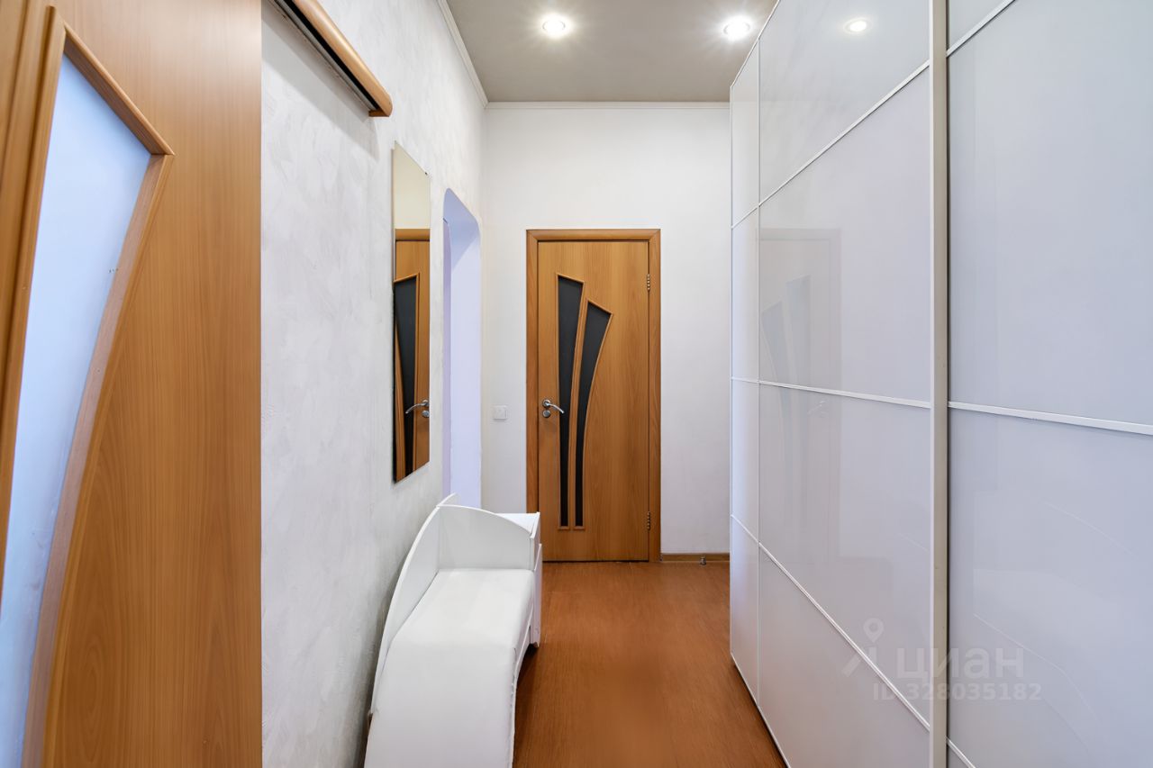 Продажа 3-комн квартиры на вторичном рынке Мытищи, улица Комарова, 2к2