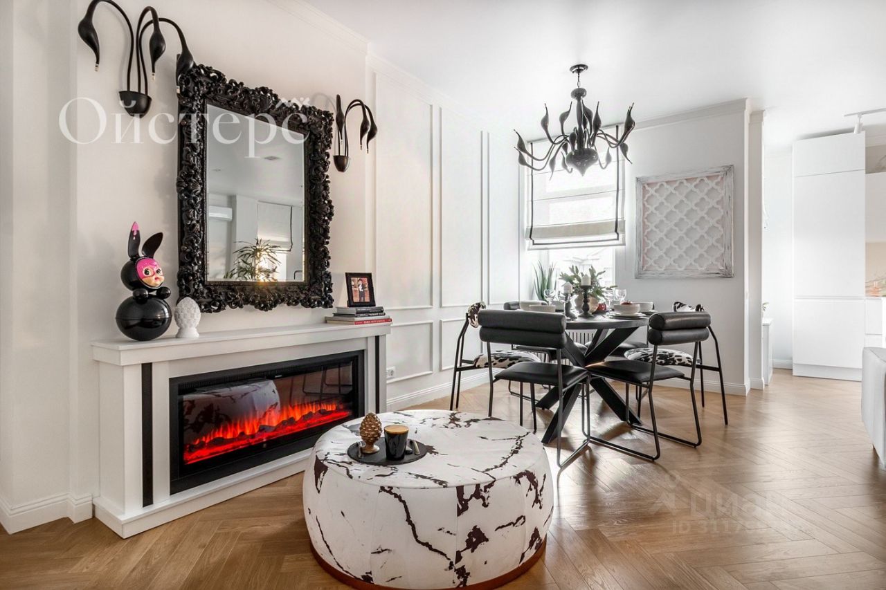 Продажа 5-комн квартиры на вторичном рынке Невский проспект, 131