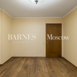 Продажа 4-комн квартиры на вторичном рынке Старопетровский проезд,  д. 12 к1
