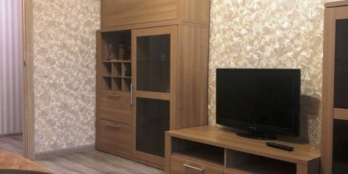 3-комн квартира Декабрьская Б. ул,  д. 8