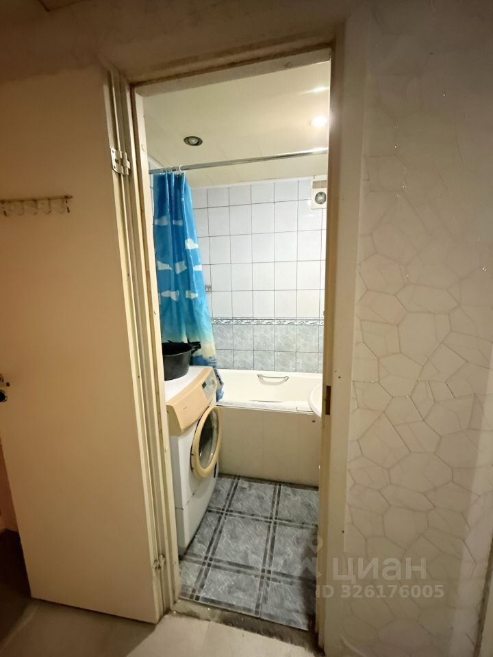 Продажа 3-комн квартиры на вторичном рынке Ленская улица, 10к2Б