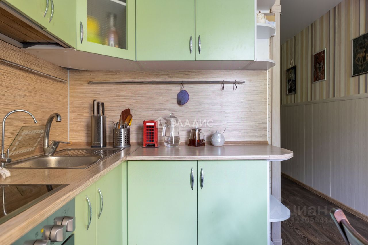 Продажа 1-комн квартиры на вторичном рынке Земский переулок, 10