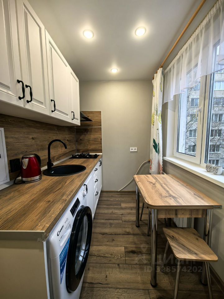 Аренда 2-комн квартиры на вторичном рынке Серебристый бульвар, 15