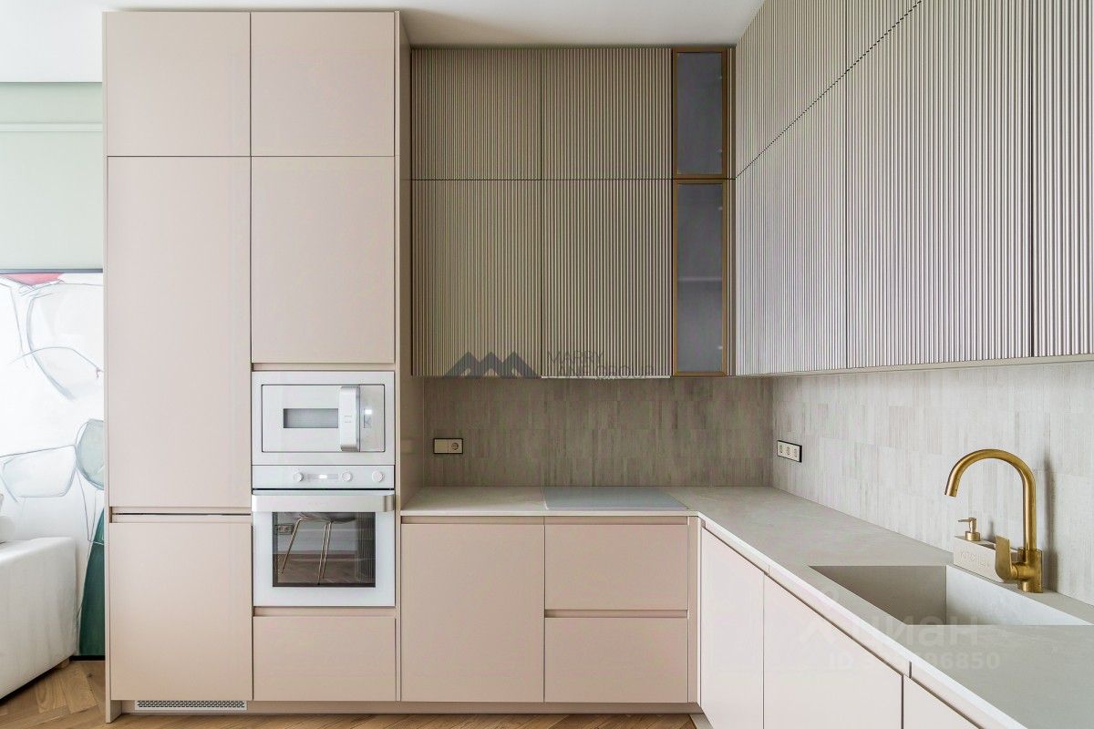 Продажа 2-комн квартиры на вторичном рынке улица Казакова, 7