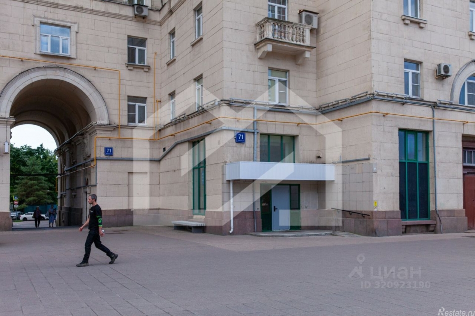 Продажа торгового помещения Ленинградский пр-кт,  д. 71 кГ