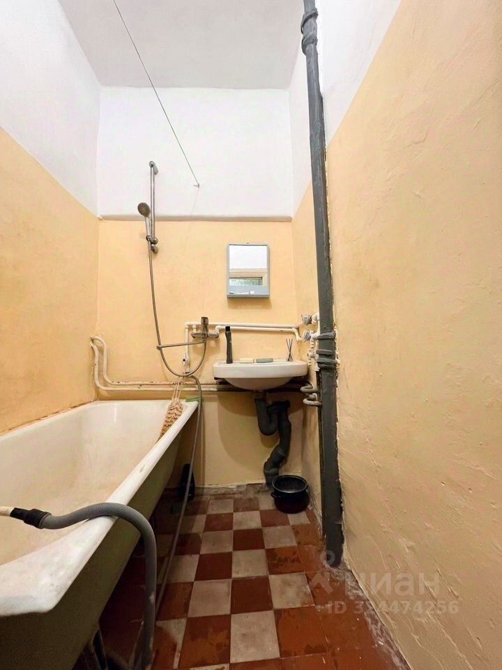 Продажа 2-комн квартиры на вторичном рынке пос. Парусинка, Ивангород, улица Текстильщиков, 4