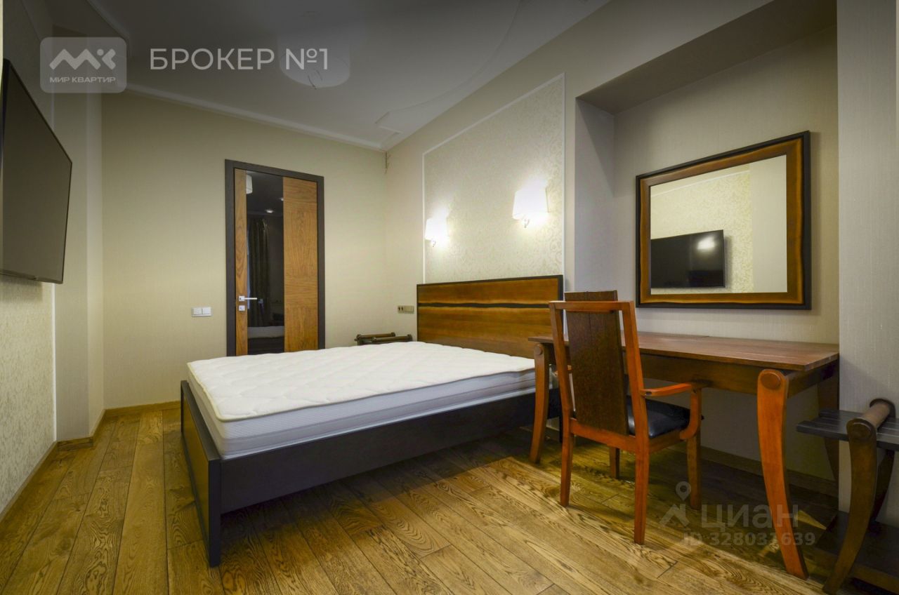 Аренда 4-комн квартиры на вторичном рынке Невский проспект, 22-24