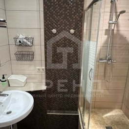 Продажа 1-комн квартиры на вторичном рынке Есенина ул,  д. 1,  к. 1