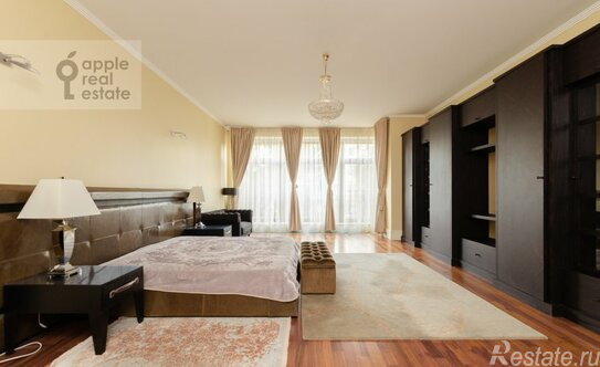 Продажа 4-комн квартиры на вторичном рынке Пожарский пер,  д. 5А