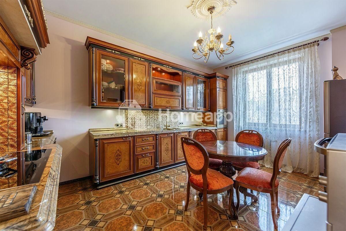 Продажа 4-комн квартиры на вторичном рынке Филевский бульвар, 24к2