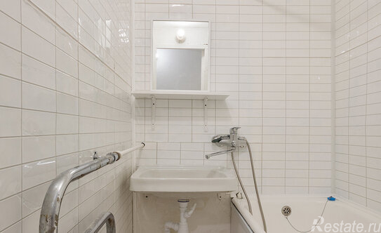 Продажа 2-комн квартиры на вторичном рынке Рабфаковский 2-й пер,  д. 5,  к. 2