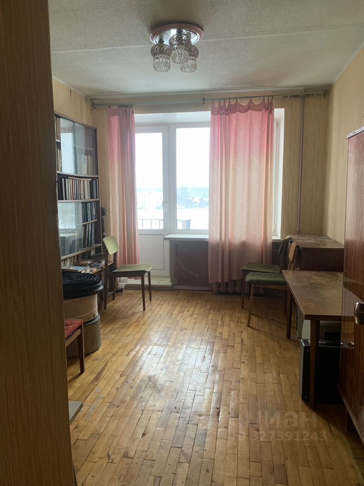 Продажа 3-комн квартиры на вторичном рынке пос. Металлострой, улица Богайчука, 4