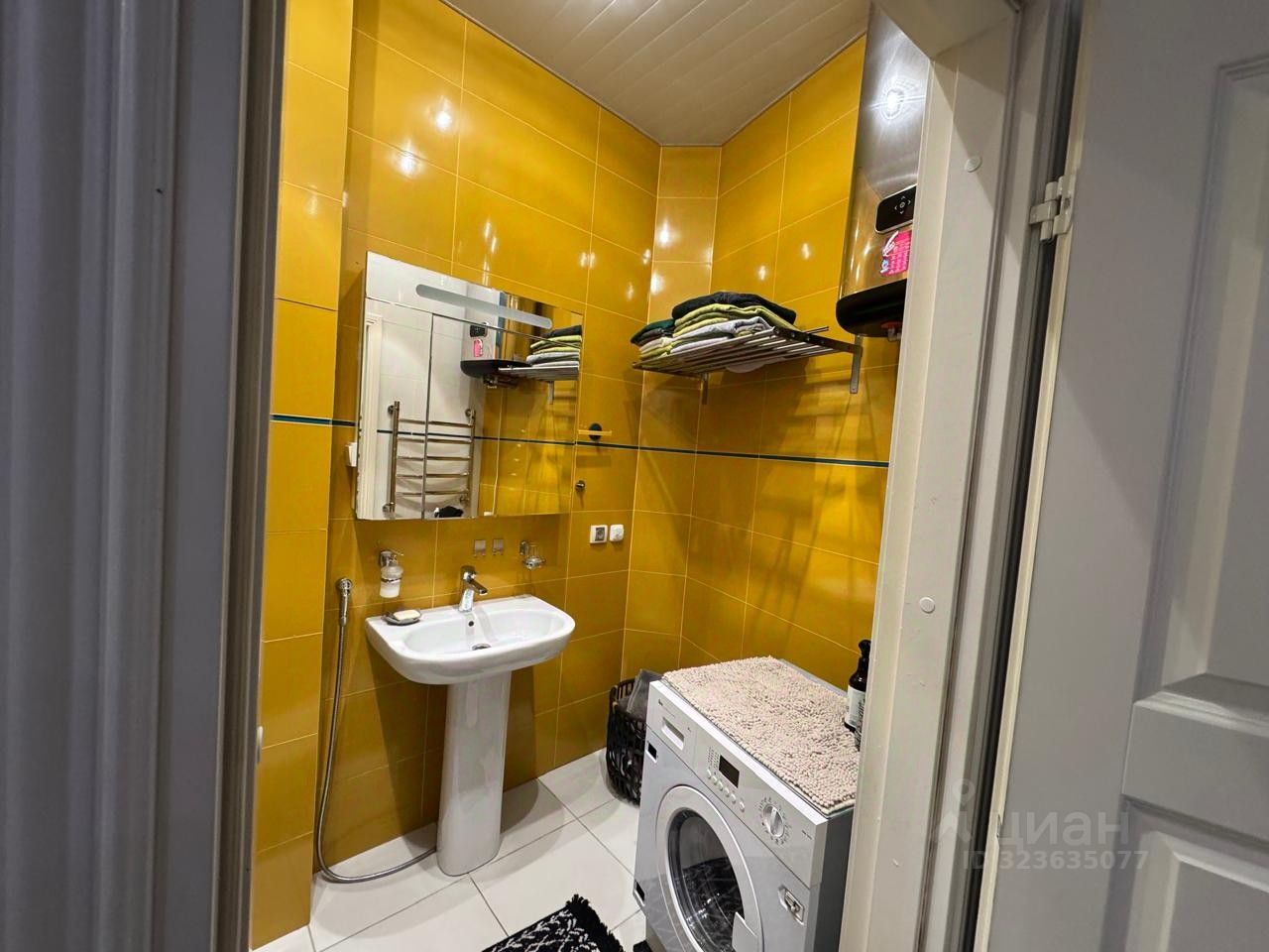 Продажа 3-комн квартиры на вторичном рынке 8-я Васильевского острова линия, 85