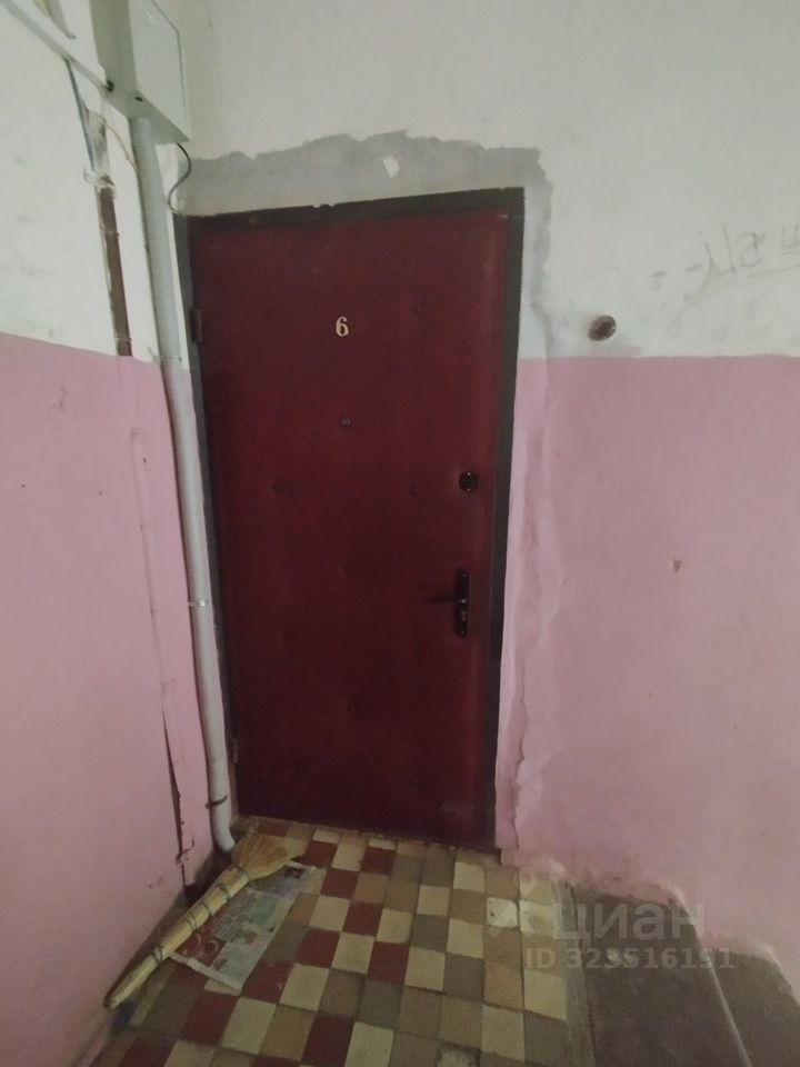 Продажа 2-комн квартиры на вторичном рынке Цемгигант мкр, улица Ленинская,  д. 6