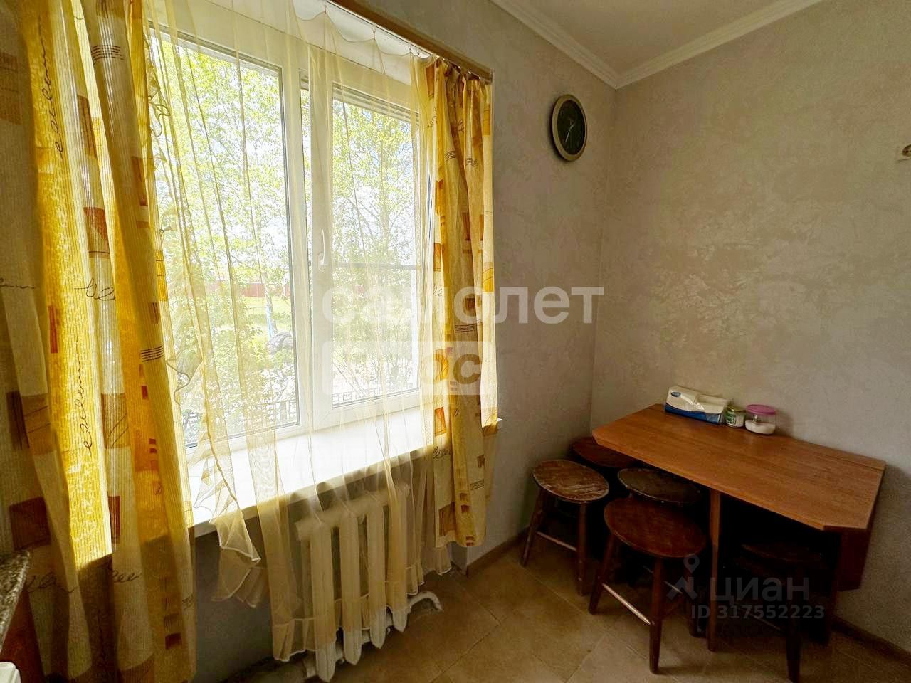 Продажа 2-комн квартиры на вторичном рынке с. Стремилово, улица Мира, 2
