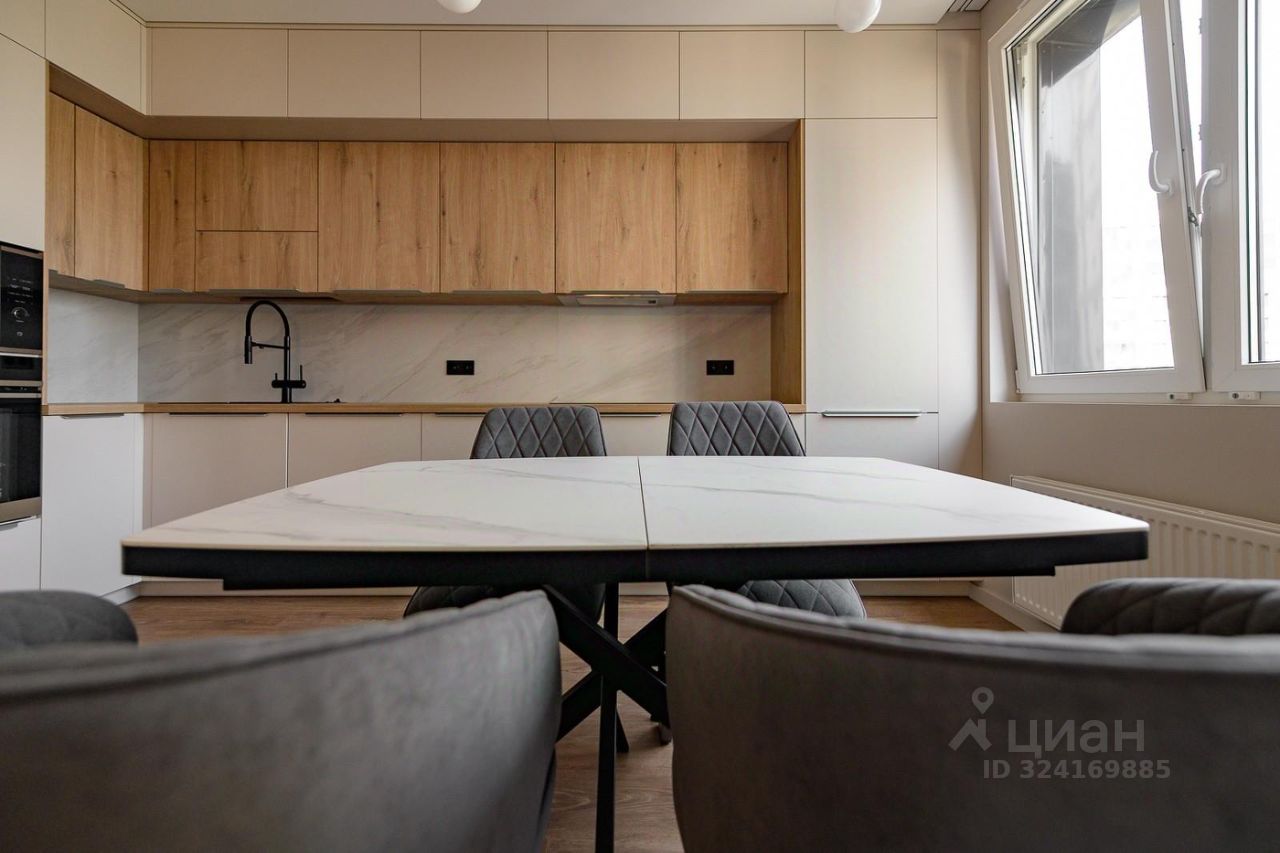 Продажа 3-комн квартиры на вторичном рынке Цветной бульвар, 32А