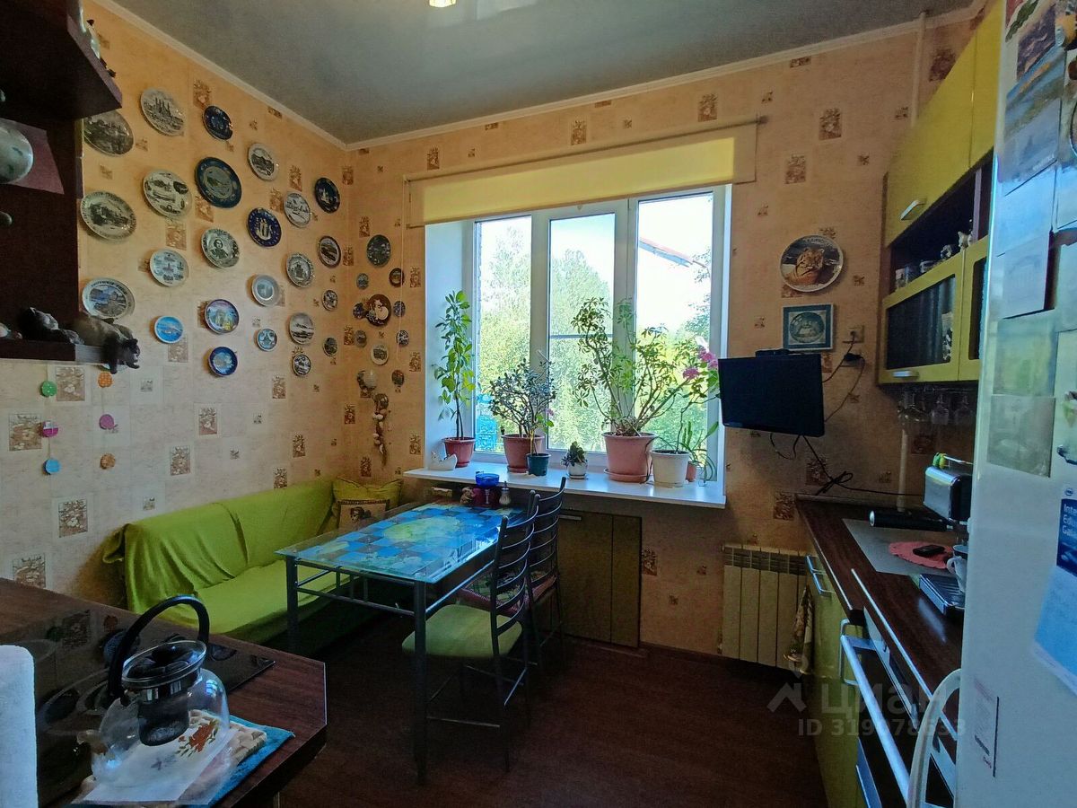 Продажа 3-комн квартиры на вторичном рынке д. Борисова Грива, улица Грибное, 21