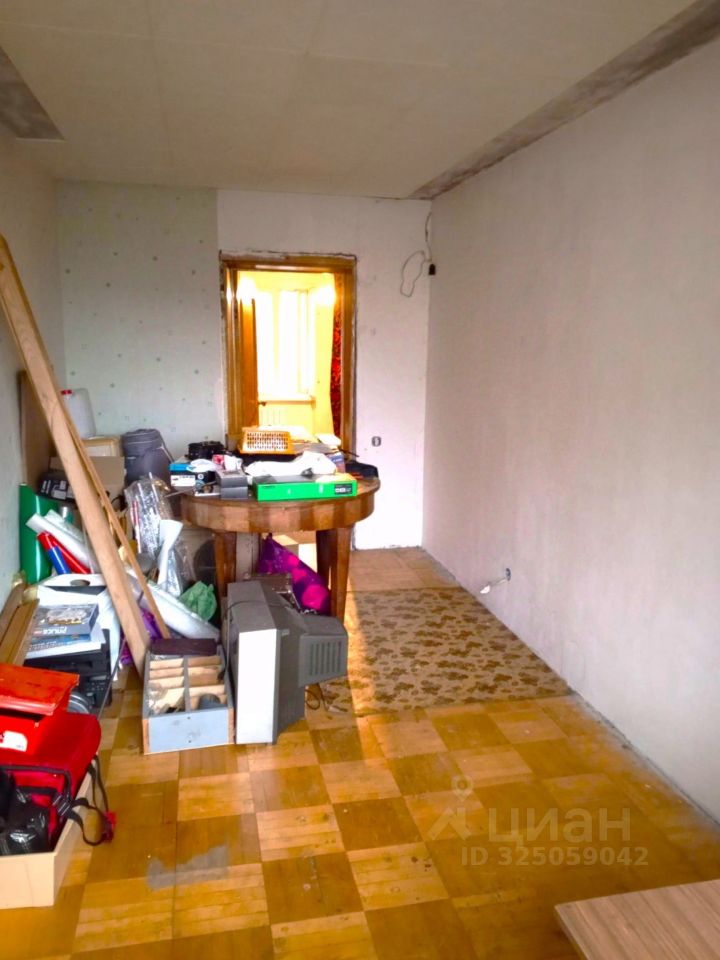 Продажа 3-комн квартиры на вторичном рынке Колпино, Раумская улица, 11