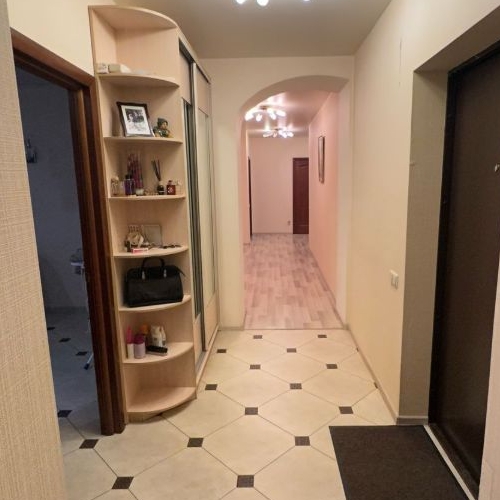 3-комн квартира улица Есенина, 1к1
