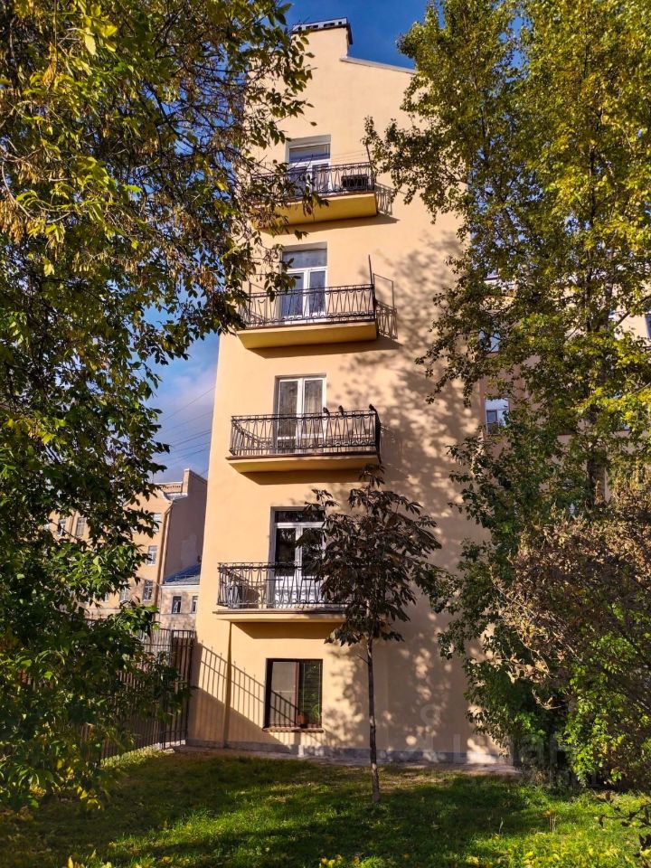 Продажа 2-комн квартиры на вторичном рынке Курляндская улица, 22-24