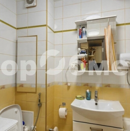 Продажа 2-комн квартиры на вторичном рынке улица Богданова,  д. 32