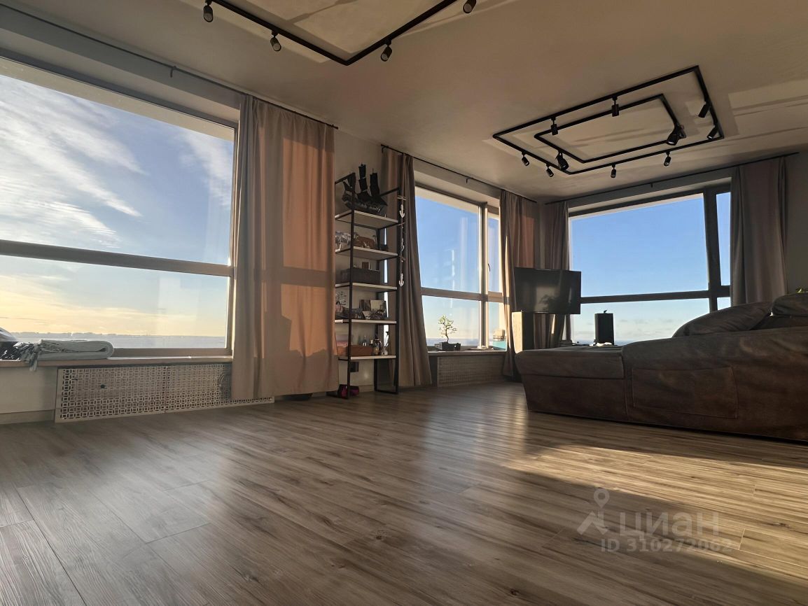 Продажа 4-комн квартиры на вторичном рынке улица Челюскина, 8